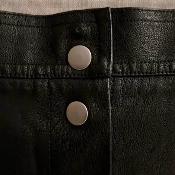 French Black snap front faux leather skirt XS - Picture 3 of 15